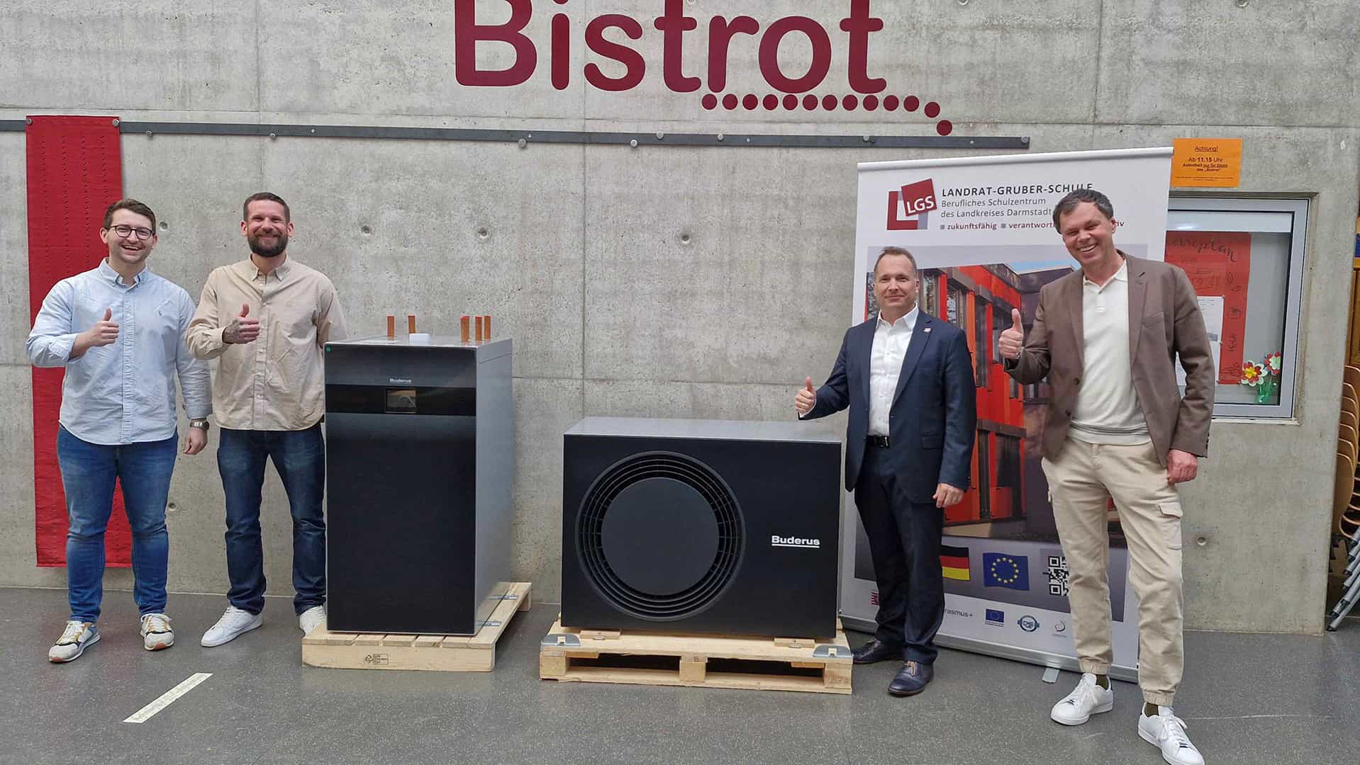 Großzügige Spende von Buderus an die Landrat-Gruber-Schule